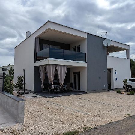 Zilip Apartments Vir Exteriör bild