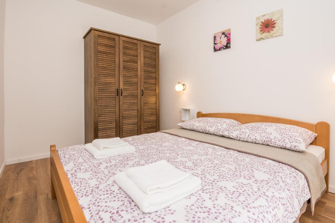 Zilip Apartments Vir Exteriör bild