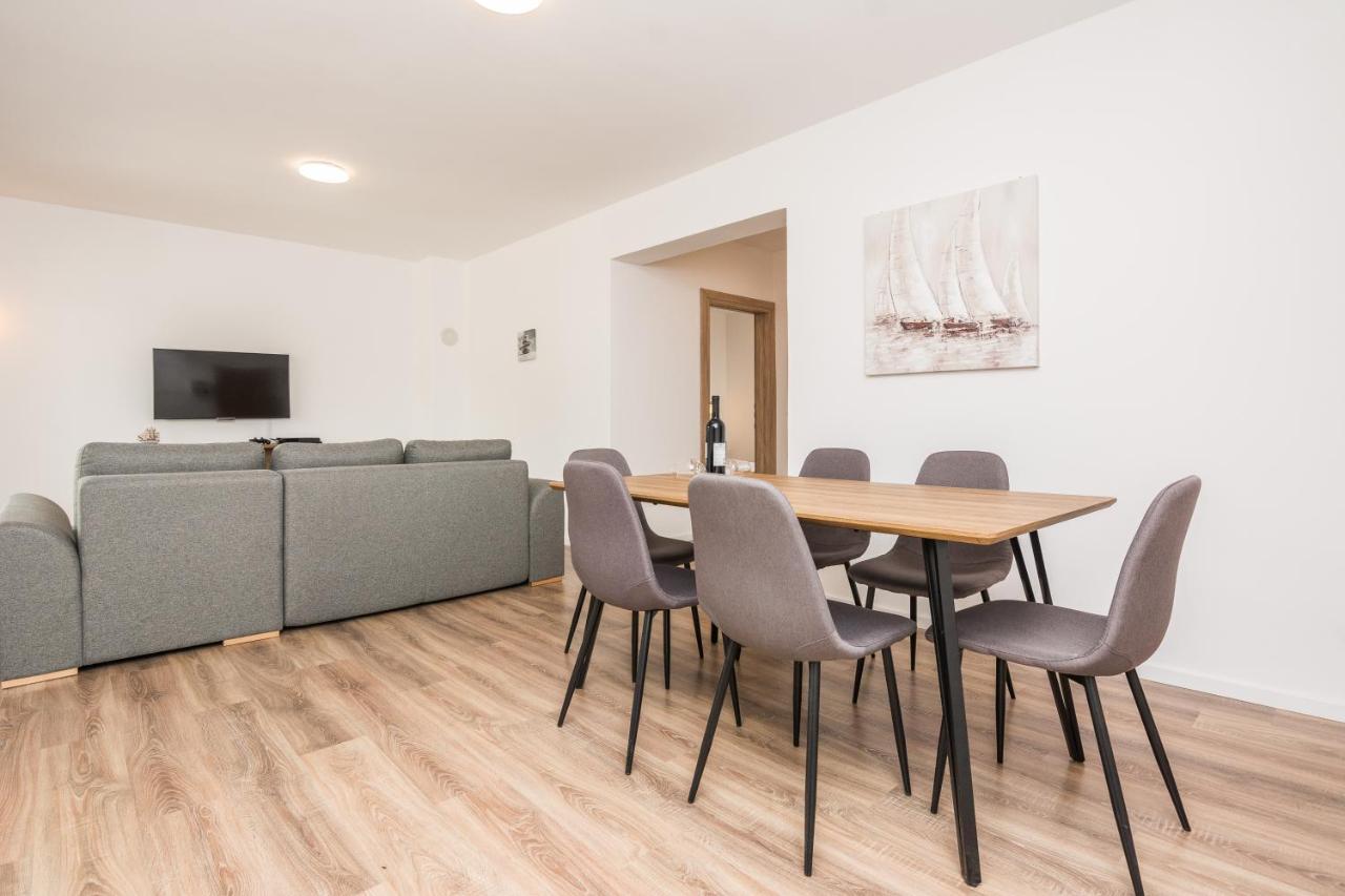 Zilip Apartments Vir Exteriör bild