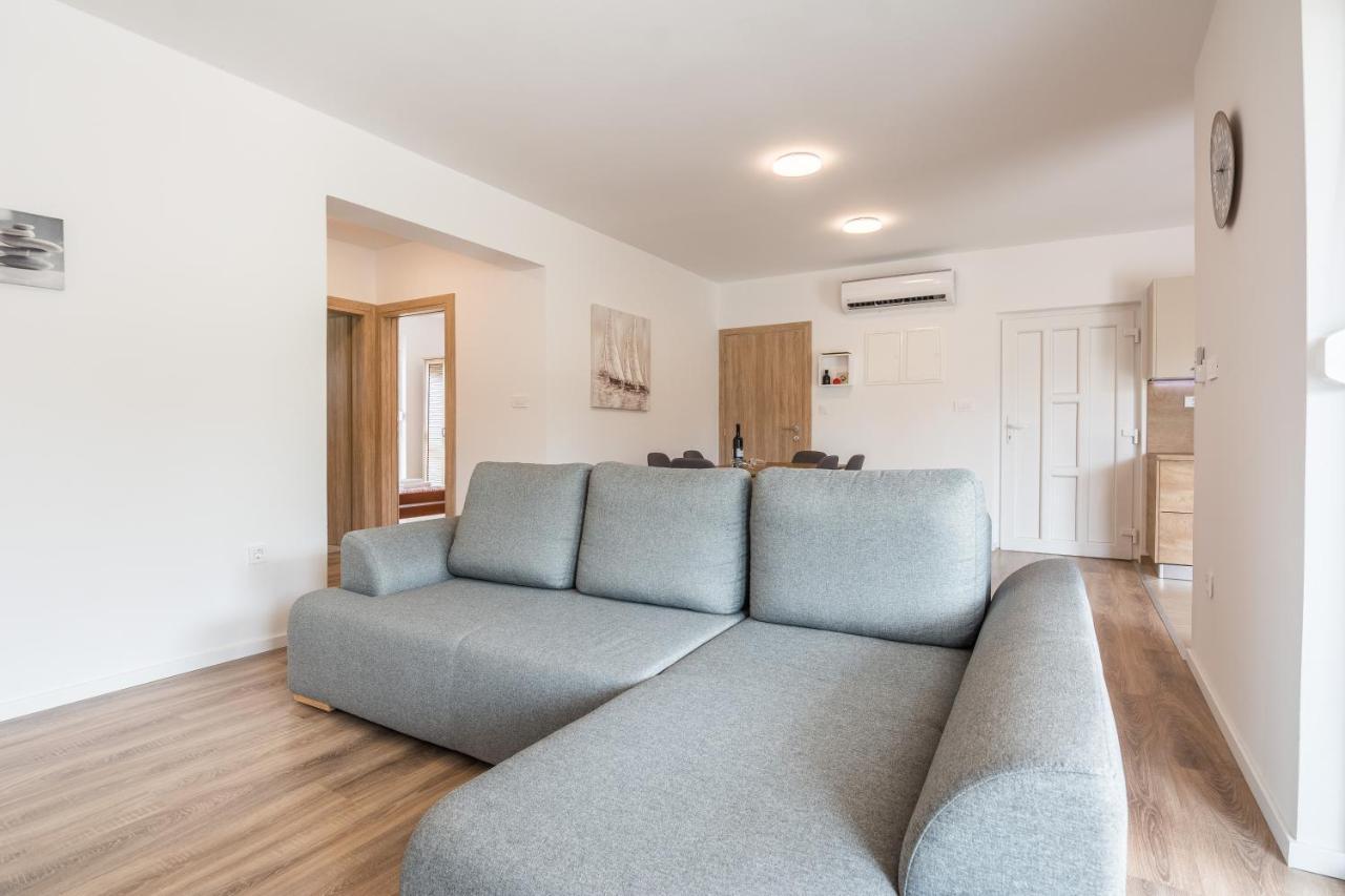 Zilip Apartments Vir Exteriör bild